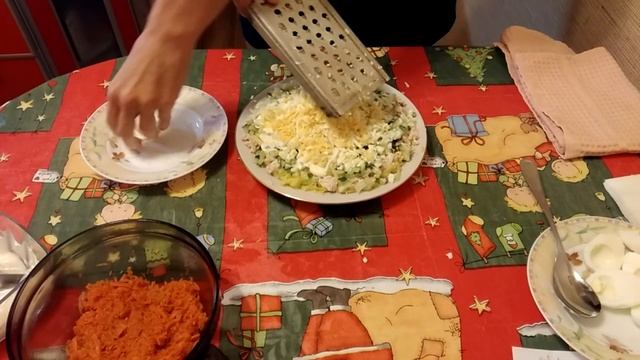 Оригинальный рецепт салата на Новый Год. Как украсить салат на Новый Год супер идея!!! смотреть онлайн