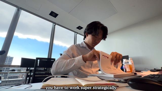 Day in the Life of a Finance Intern смотреть онлайн