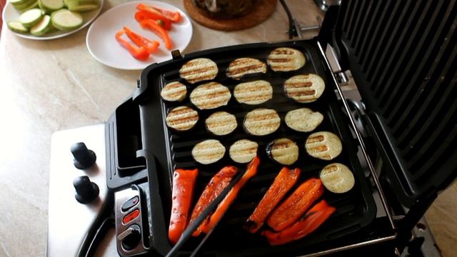 Салат из овощей гриль с сыром смотреть онлайн