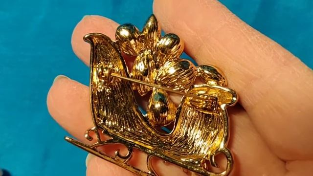 107. Поговорим о брошках. Рождественские винтажные броши от американских производителей! Коллекция смотреть онлайн