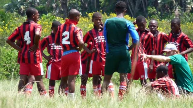 Tsweleni soccer team @ Mpande beach смотреть онлайн