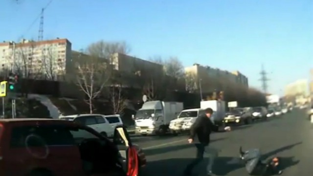 Драка на пешеходном переходе смотреть онлайн