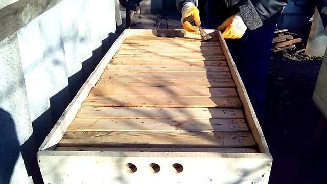 Ленивый пчеловод.Зимовка без утепления началась.Снимаю даже потолочены.