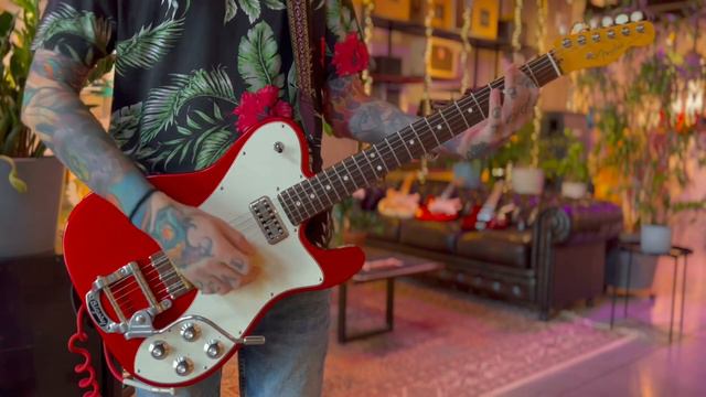 Fender American Professional Telecaster Deluxe Candy Apple Red 2017 USA смотреть онлайн