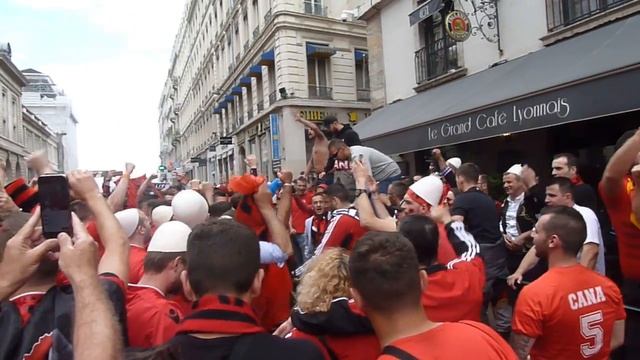 Албанские болельщики перед матчем с Румынией смотреть онлайн