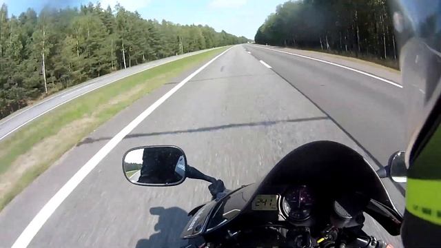 Е30/М1 БРЕСТ-МОСКВА/HONDA CBR954RR Fireblade [2020] смотреть онлайн