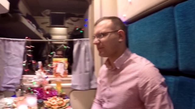 Новый Год в поезде с Дедом Морозом. Поездка на поезде №001 Владивосток-Москва смотреть онлайн