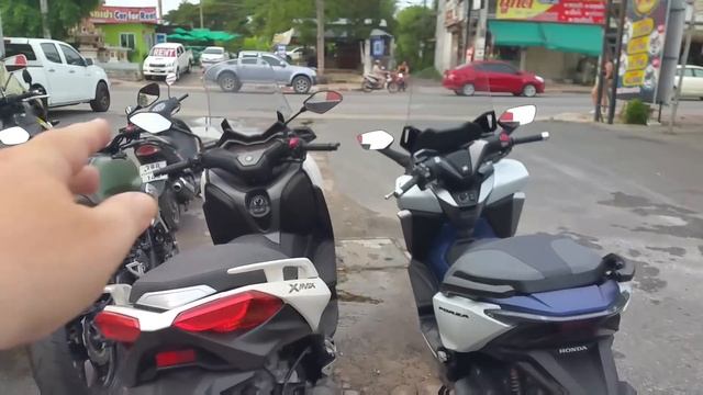 Yamaha Xmax 300 Vs Honda Forza 300 что лучше Хонда или Ямаха? смотреть онлайн