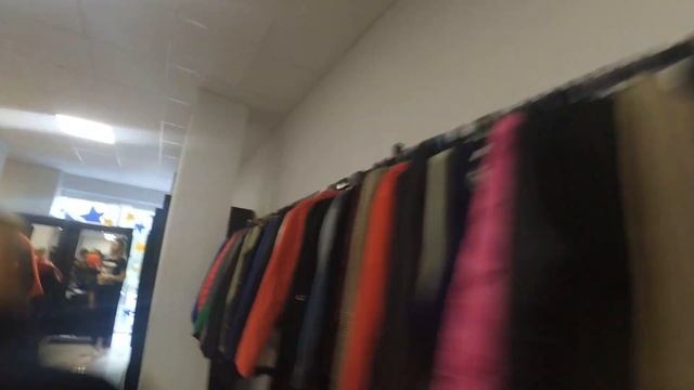 СЕКОНД ХЕНД ПАТРУЛЬ. ВРЫВ ЗА КРОССОВКАМИ. ВЗЯЛИ LEVI'S, LYLE SCOTT, TOMMY JEANS, NEW BALANCE, NIKE смотреть онлайн