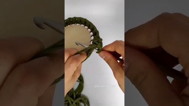 Корзинка из трикотажной пряжи. Узор диагональная галочка. смотреть онлайн