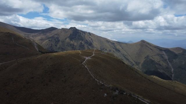 Pichincha volcano in Quito, Ecuador смотреть онлайн