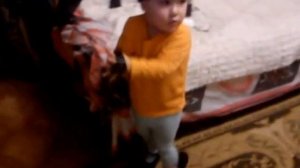 Как правильно ходить на каблуках! Малыш научит! ;-)