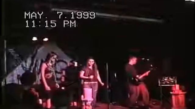Amy Lee - Ben Moody - Evanescence Concerto Live at Vino's Bar 07 May 1999 Parte 4/8 смотреть онлайн