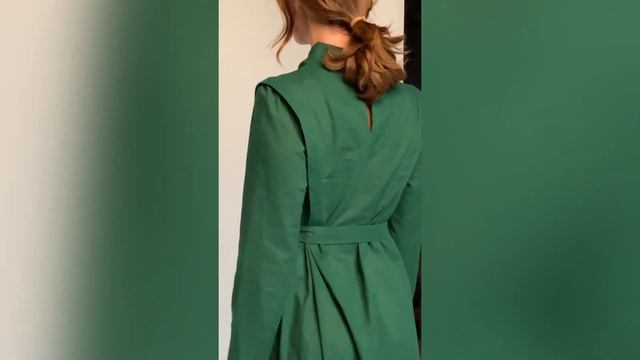 Изумрудное платье со складками смотреть онлайн