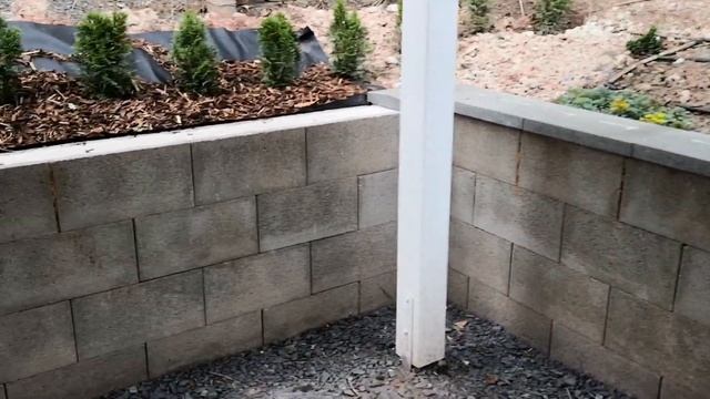 Abdecksteine auf Stützmauer am Hang bauen | Abschluss Hangsicherung | Carport смотреть онлайн