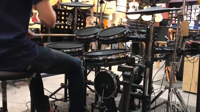 คุกเข่า - Cocktail Drum cover by Cheewa смотреть онлайн