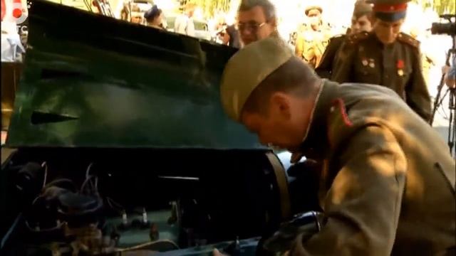 Восстановить боевые машины и дать им вторую жизнь. "Дорогами памяти" поехали ретро автомобили смотреть онлайн