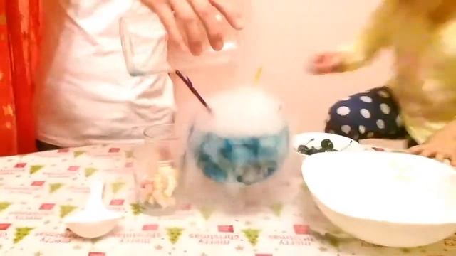 КРЕЙЗИ КОКТЕЙЛЬ с СуХиМ льдом Желейные акулы и осьминожки?/ICE CRAZY COCKTAIL смотреть онлайн