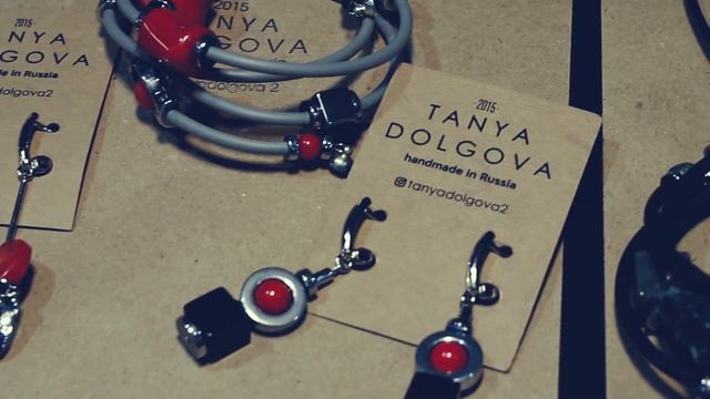 Обзор выставки ювелирных украшений и бижутерии "От винтажа до наших дней". смотреть онлайн