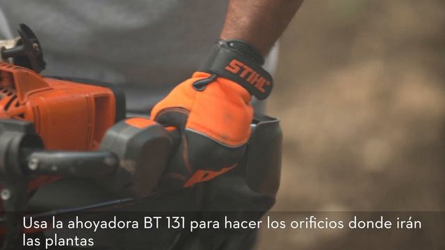 Prepara el terreno para la siembra del cultivo de cítricos con la ahoyadora BT 131 смотреть онлайн