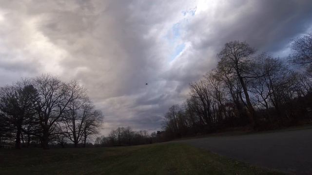 Syma W1 Brushles GPS small drone смотреть онлайн