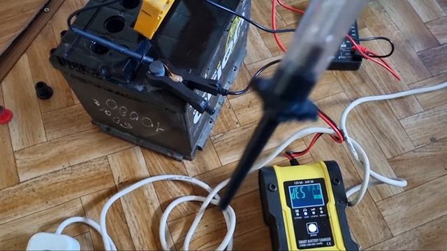 Аккумулятор пролежал два года без электролита. Пробую восстановить аккумулятор 12в 60а Са/Са. смотреть онлайн