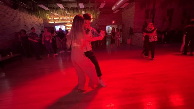 Heather and Marco Espejo - Salrica Social - Santa de Mi Devoción (Bachata) смотреть онлайн