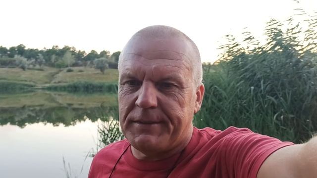 Рыбалка с ночевкой на платном водоеме/Столько рыбы на удочки никогда не ловил/Рыбалка под Авдеевко смотреть онлайн