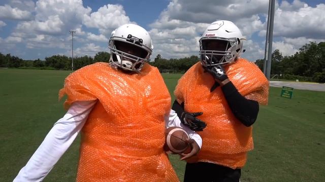 KNOCKOUT BUBBLE WRAP FOOTBALL! (OKLAHOMA DRILLS) смотреть онлайн