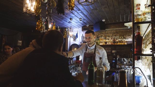 PR Bar - Kyiv Bar Crawl | Гид по барам Киева с Альфа-Банк Украина: Вдалий бар кроул з одного дотику смотреть онлайн