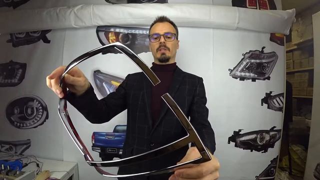 Уценка хром накладки на задние фары Тойота Хайлендер 2 Рестайлинг смотреть онлайн