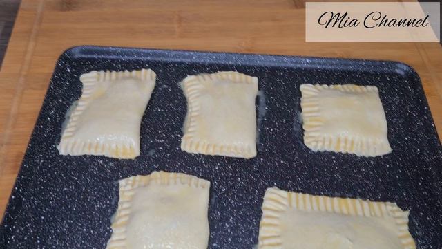 SIMPLE 2 WAYS APPLE TURNOVERS WITH PUFF PASTRY in less than 30 minutes | Mia Channel смотреть онлайн