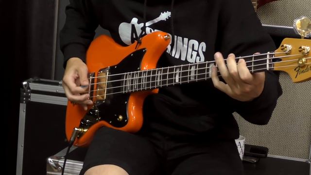The @fender Limited Edition Mike Kerr Jaguar Bass @royalblooduk смотреть онлайн