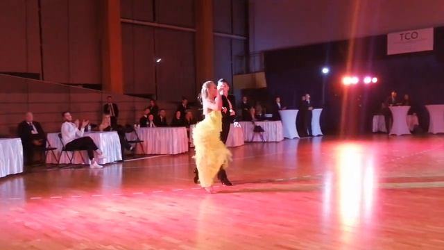 "Осенний бал-2022" Показательные выступления. Ча-ча-ча. 06.11.2022 смотреть онлайн