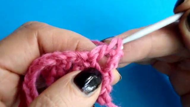 Вязание крючком Урок 212 Треугольник филе 2 Crochet triangle motif смотреть онлайн