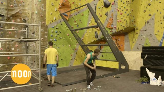 Freestanding MoonBoard Assembly смотреть онлайн