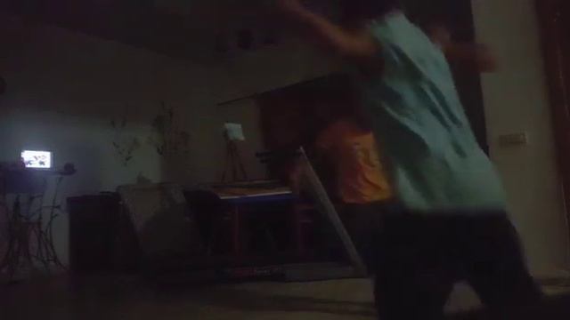 Дискотека близнецов смотреть онлайн