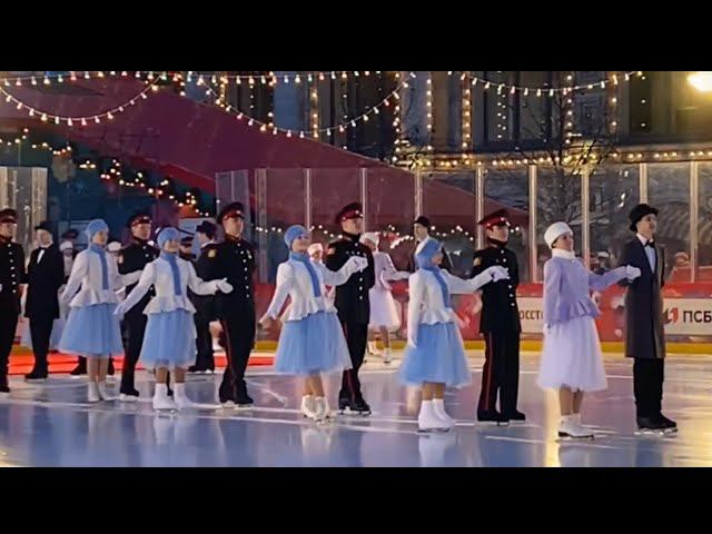 Кадетский бал на льду. ГУМ каток. Москва. 28 февраля 2024 смотреть онлайн