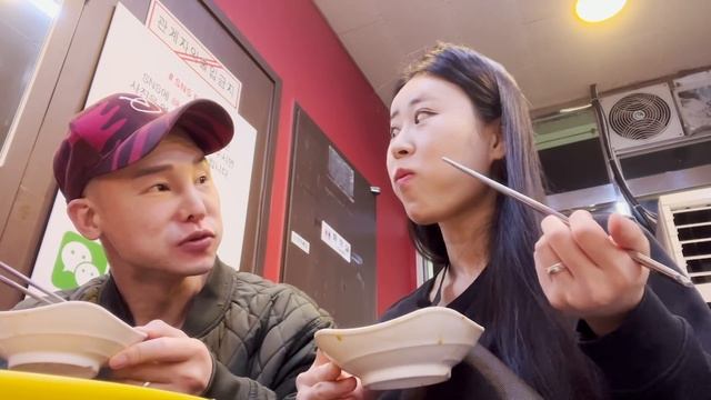 [먹방브이로그]살쪄도 행복한 타락유지어터(정무마라탕/응급실떡볶이/크리스피신상딸기도넛/조개롱마카롱/메론빙수/밀키요그릭요거트/돼지김치구이)