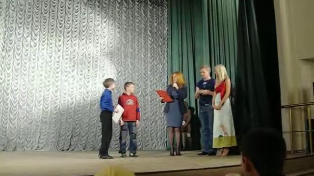 Даниле вручили грамоту смотреть онлайн