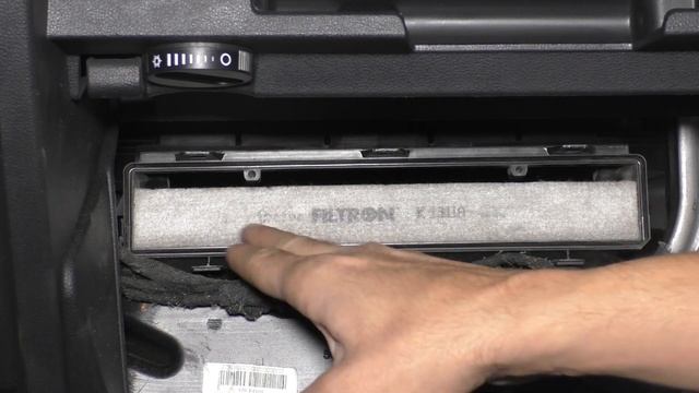 Замена салонного фильтра VW Golf 7 смотреть онлайн