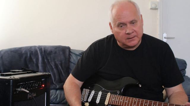 Squier Stratocaster Standard (1996) Bargain Pawn Shop Guitar смотреть онлайн