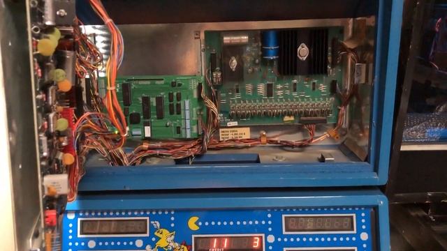 $200 Mr & Mrs Pac-Man Pinball ~ Repair and Restoration W/ CaptNRetro смотреть онлайн