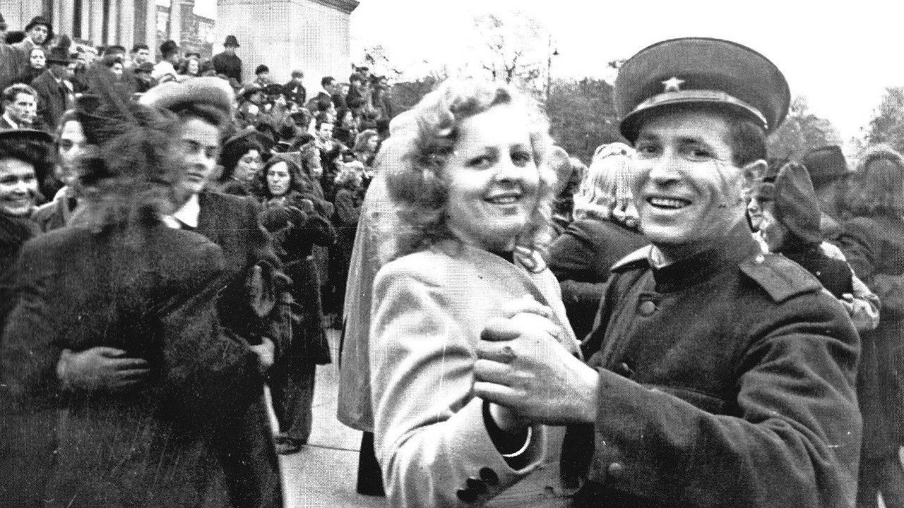 СТАРЫЙ ВАЛЬСОК смотреть онлайн