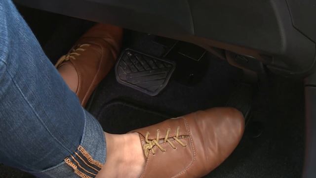 How to move in reverse in an automatic car смотреть онлайн