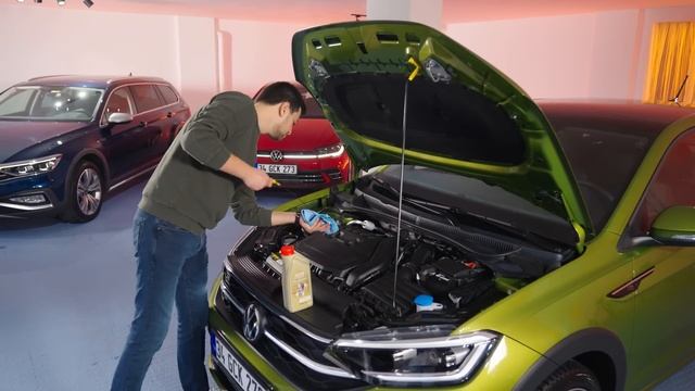 Volkswagen ile Nasıl Yapılır?: Motor Yağı Seviye Kontrolü смотреть онлайн