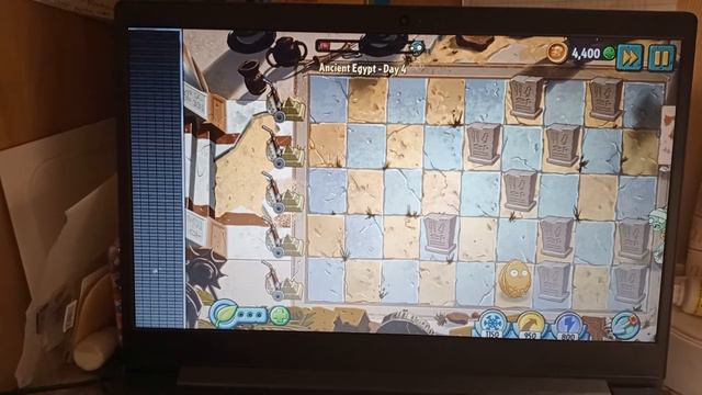 Играем в plant of zombie! смотреть онлайн