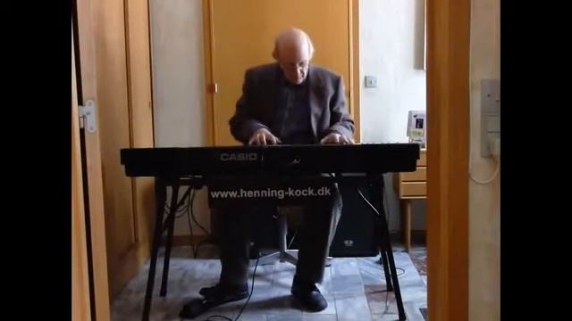No.3 Casio Privia PX-350 - in piano mode - played by Henning Kock - The Entertainer смотреть онлайн