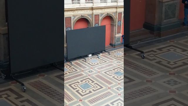 монтаж экрана в Академии Штиглица смотреть онлайн