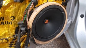 Змена штатных динамиков в хендай Акцент на этсрадные DL Raven 165
